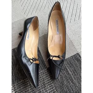 MANBOLO BLAHNIK Women's Pointed Tor Kitten Heels Pump Size 39 Black Leather